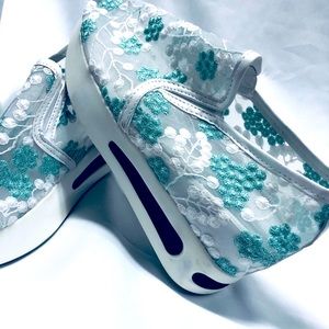 Pu Yarn Needle Embroidery Casual Shoes Bright White Mint Green Size 38